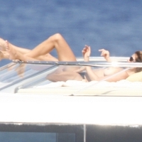 cindy-crawford-topless-04.jpg