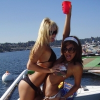 hot-bikini-boat-party-006.jpg