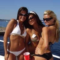 hot-bikini-boat-party-012.jpg
