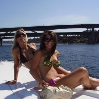 hot-bikini-boat-party-018.jpg