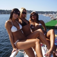 hot-bikini-boat-party-019.jpg