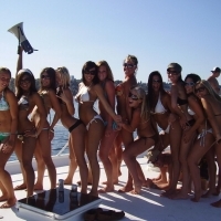 hot-bikini-boat-party-020.jpg
