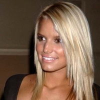 jessica-simpson-niple-slip-04.jpg